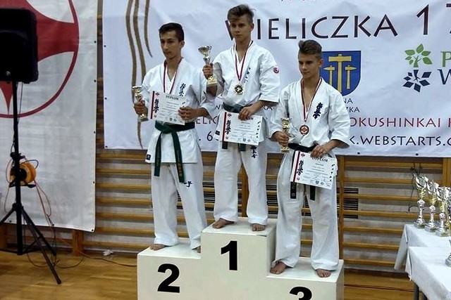 Aleksander Krajanowski na drugim stopniu podium