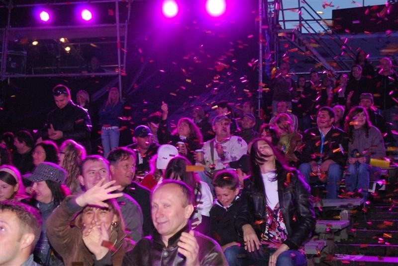 Ulewa nad amfiteatrem na początek festiwalu Opole 2009....