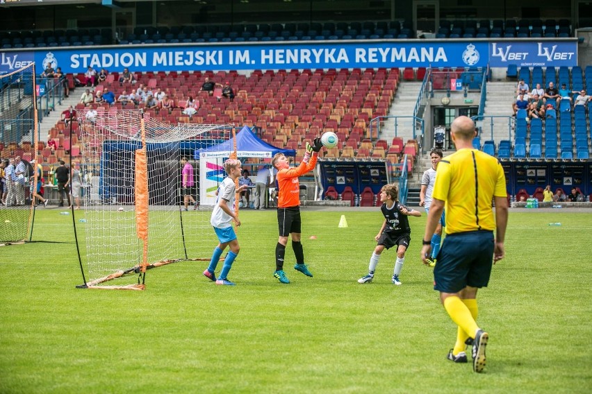 Sądeczoki, choć młodsze od rywali, wygrały w Krakowie Małopolski Minimundial 2018