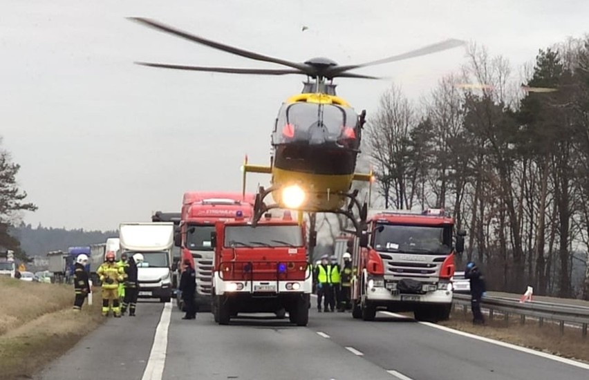 Śmiertelny wypadek na DK1 w Winownie. Kobieta zginęła na...