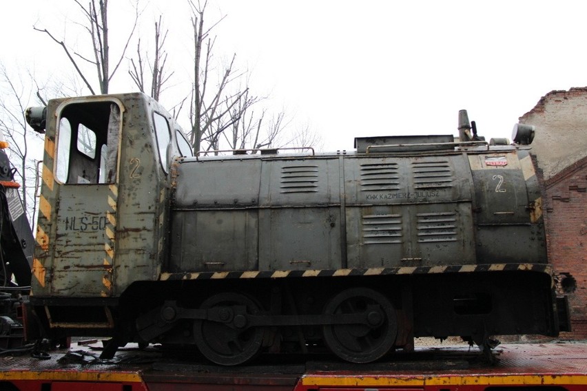 Dwie lokomotywy wąskotorowe przyjechały do Dąbrowy Górniczej...