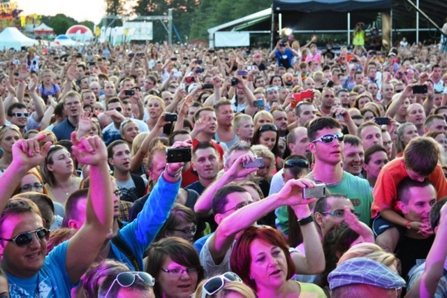 Pod Dębowcem zmieści się 20 tys. osób. 90 festival skupił 18 tys.