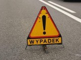 Wypadek na S5 w Dębnie. Dachował samochód. Dwie osoby zostały poszkodowane