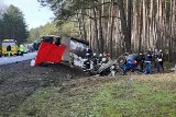 Śmiertelny wypadek na DK 10. Auto osobowe zderzyło się z ciężarówką [zdjęcia]