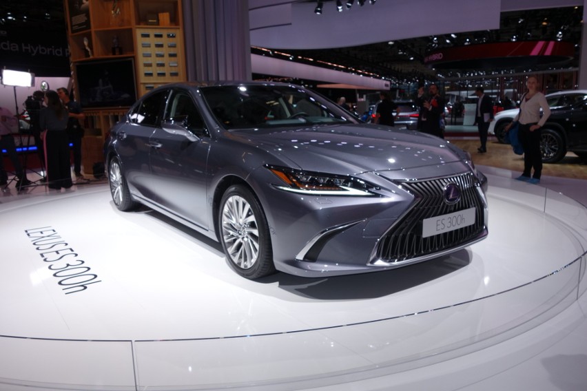 Lexus ES 300h...