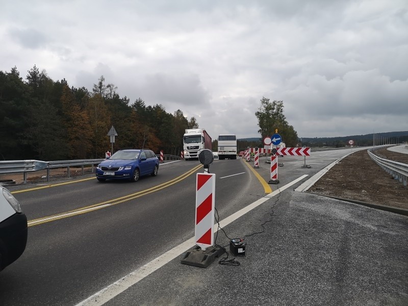 W tym miejscu łączą się: trasa S-7 Radom-granica województw...