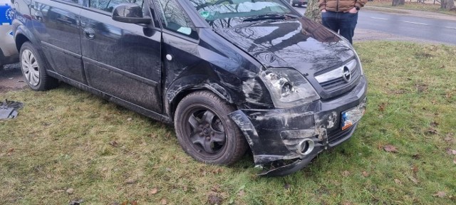 W sobotę około południa do zderzenia dwóch samochodów osobowych doszło na ulicy 6 Dywizji Piechoty w Kołobrzegu.