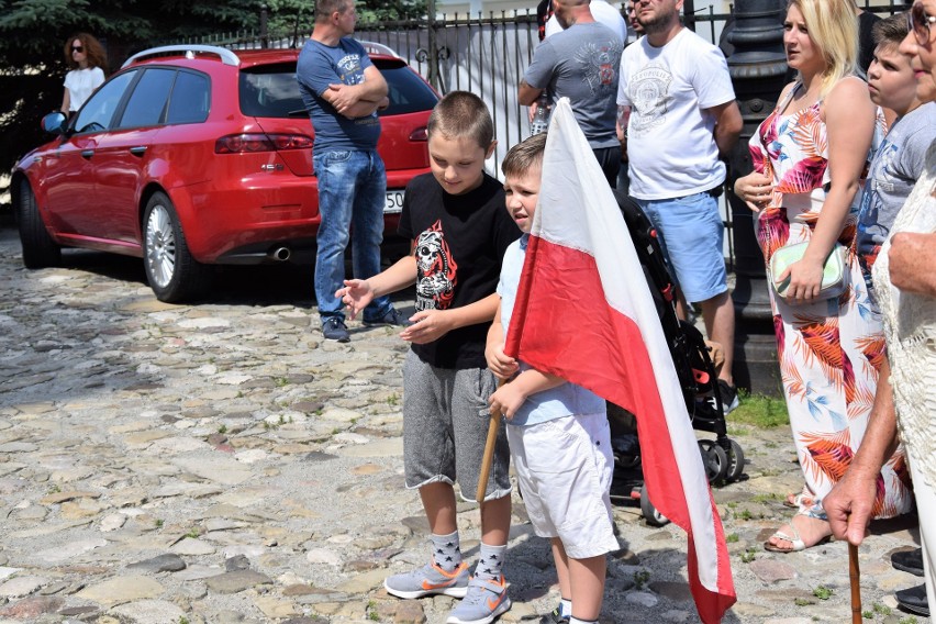 Kilkaset osób przeszło ulicami Przemyśla w III Marszu Ciszy...