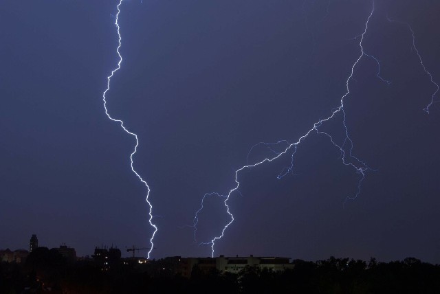 Synoptycy znów ostrzegają przed burzami.