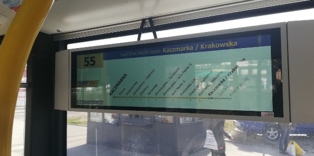 W kieleckich autobusach montowane są tablice koralikowe pokazujące trasę i aktualną pozycję wozu.