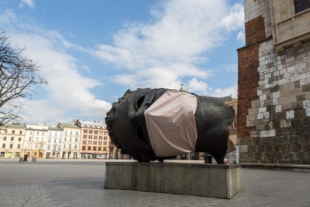 Kończy się rok, który upłynął w cieniu pandemii koronawirusa