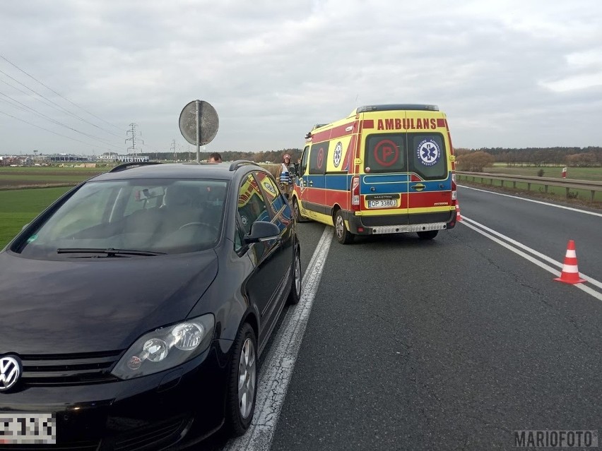 Wypadek na obwodnicy Opola. Zderzyły się trzy pojazdy, jedna osoba została ranna