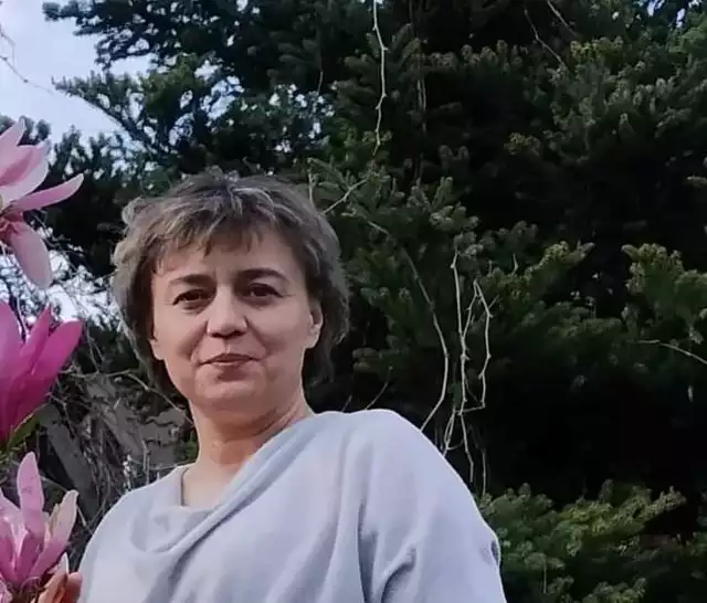 Ewa Żmuda ze Staszowa została Pielęgniarką Roku 2022 w powiecie. Ma wiele pasji, w pracy ważna jest dla niej niesiona drugiemu człowiekowi pomoc. Kocha góry i swoją rodzinę.