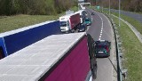 Kolejka ciężarówek w rejonie przejść granicznych z Ukrainą i Białorusią. Sznury samochodów ciągną się kilometrami