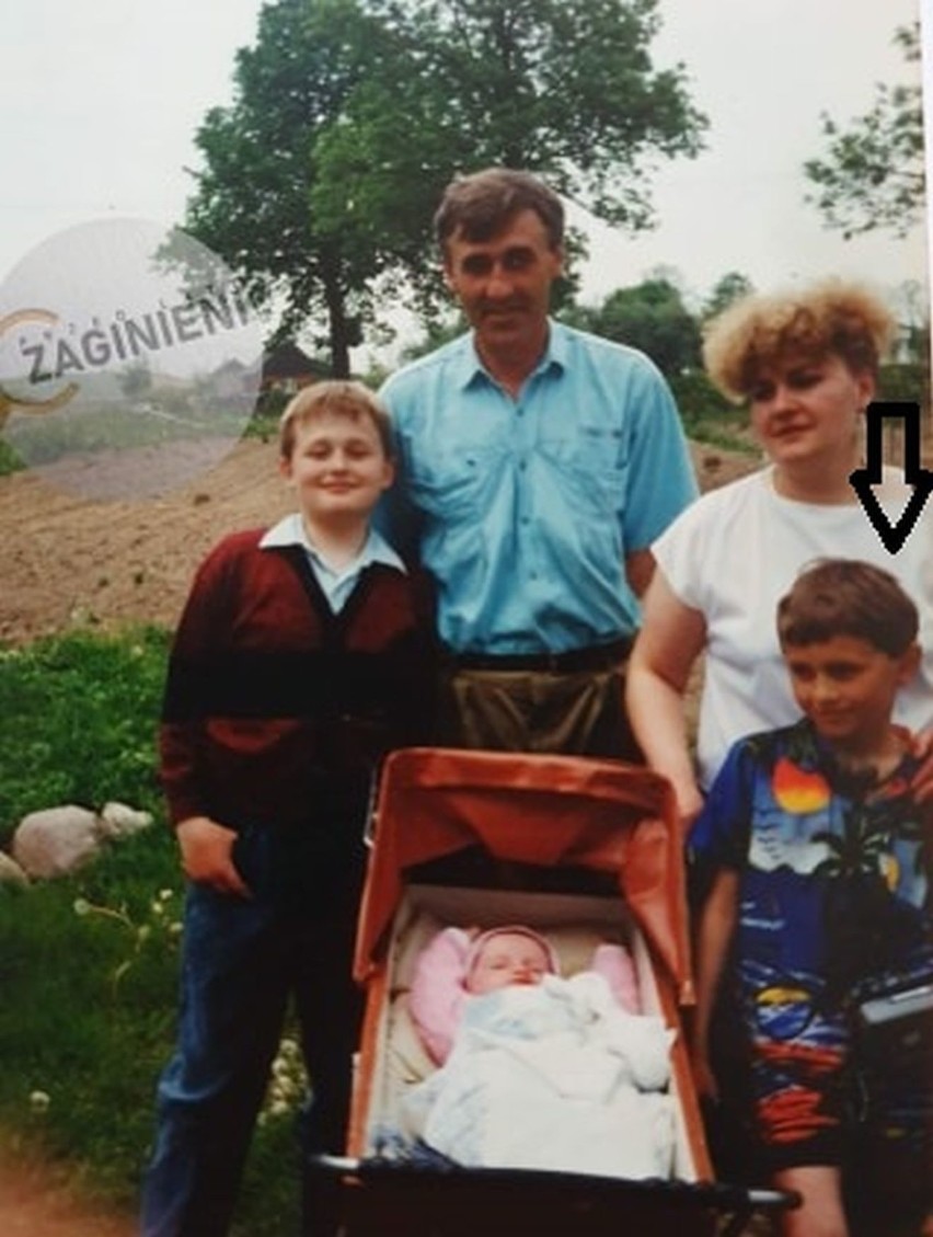 Maciek (pierwszy z prawej) nie czuł się dobrze w rodzinie...