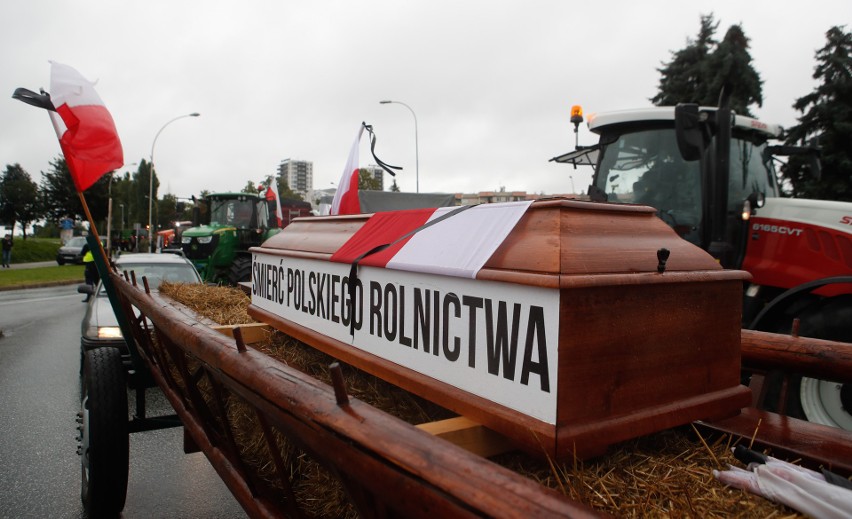 AgroUnia zablokowała dwa ronda w Rzeszowie. Rolnicy domagają...