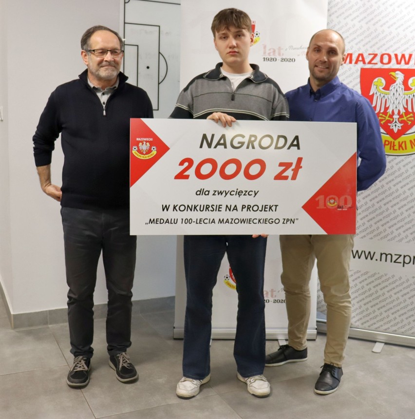 Jan Wolak z Radomia, wygrał dwa tysiące złotych w konkursie Mazowieckiego Związku Piłki Nożnej. Zobacz zdjęcia