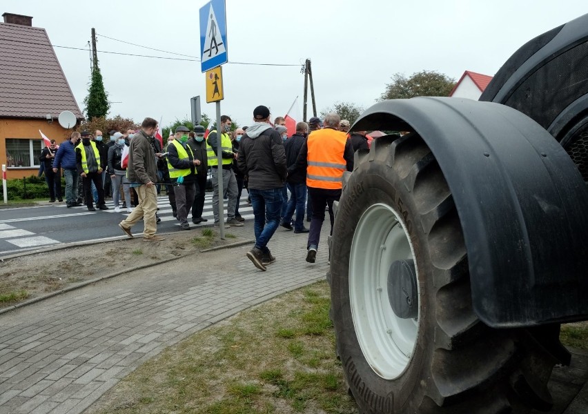 Blokada drogi nr 22 w Rychnowach 7.10.2020. Protest rolników