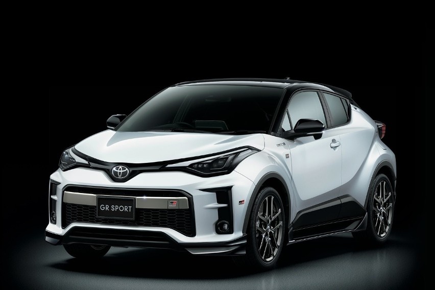 Toyota C-HR otrzymała niedawno mocniejszy, 184-konny napęd...