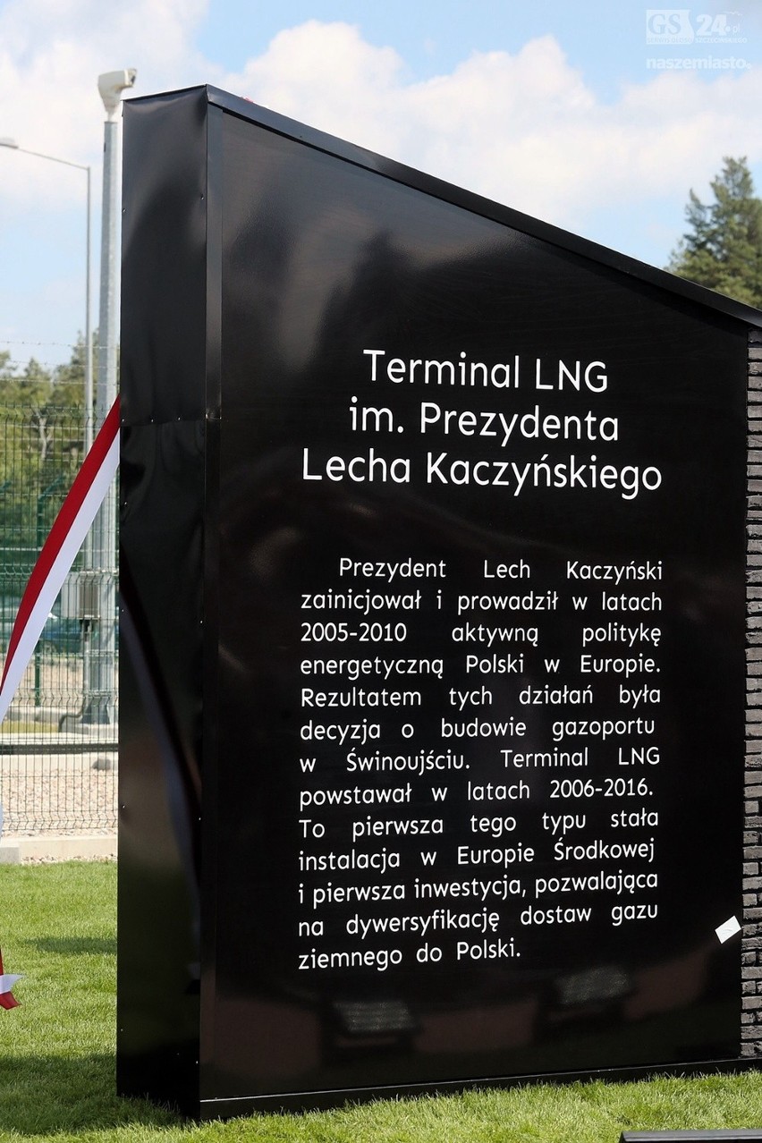 Terminal LNG w Świnoujściu od soboty nosi im. Lecha...