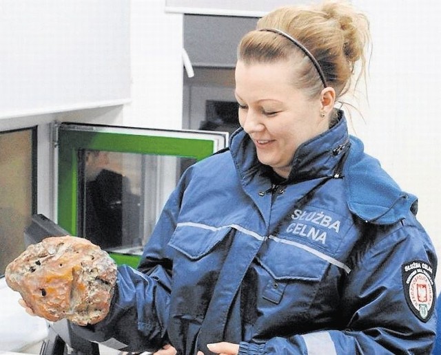 W ostatnich dniach Rosjanie próbowali wwieźć do Polski dwie bryły jantaru ważące łącznie ok. 2,5 kg.