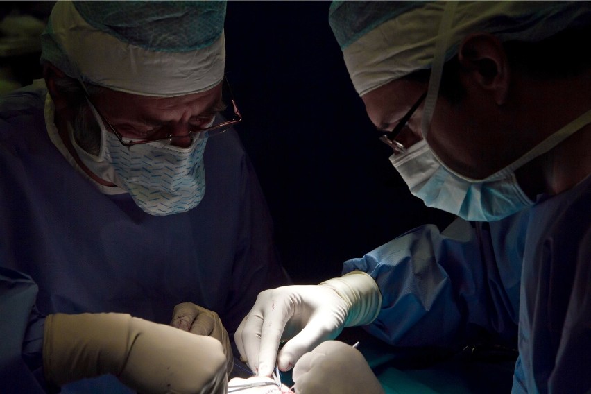 Mężczyźni w Polsce coraz częściej korzystają z chirurgii...