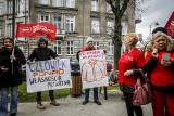 Pikieta przed firmą LPP w Gdańsku. Protestowali przeciwko łamaniu praw pracowników [ZDJĘCIA, WIDEO]