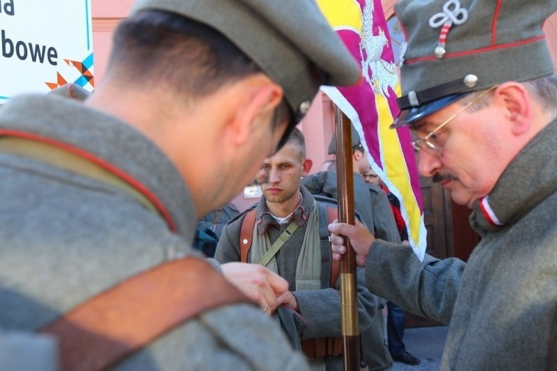 Poznańscy rekonstruktorzy wyruszają do Warszawy.