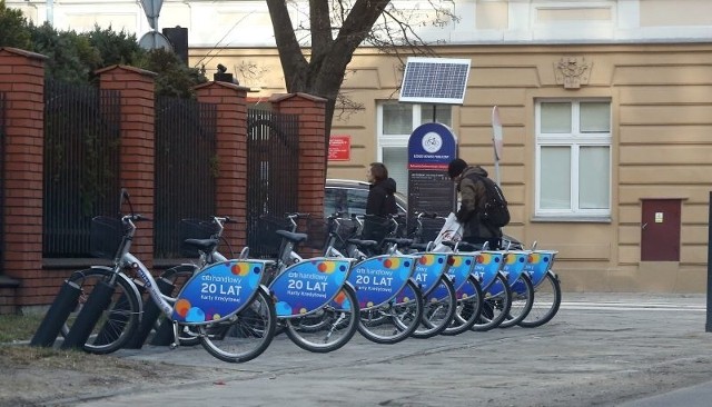 System Łódzkiego Roweru Publicznego ruszył po zimowej przerwie. Ale nie bez zgrzytów...