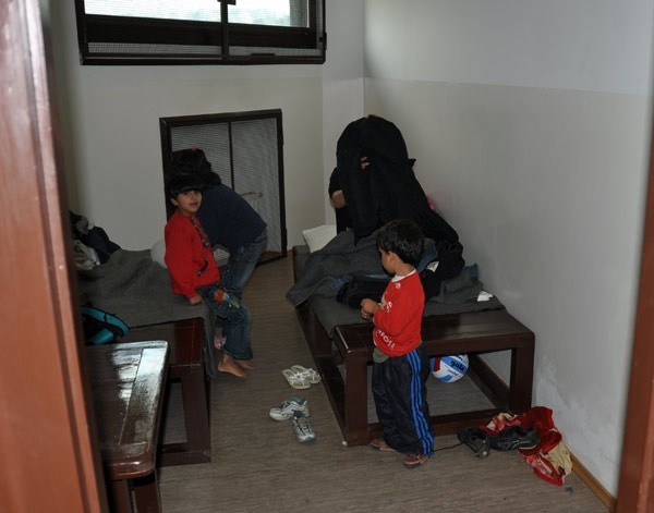 Afgańskie dzieci w strażnicy w Ustrzykach Górnych.