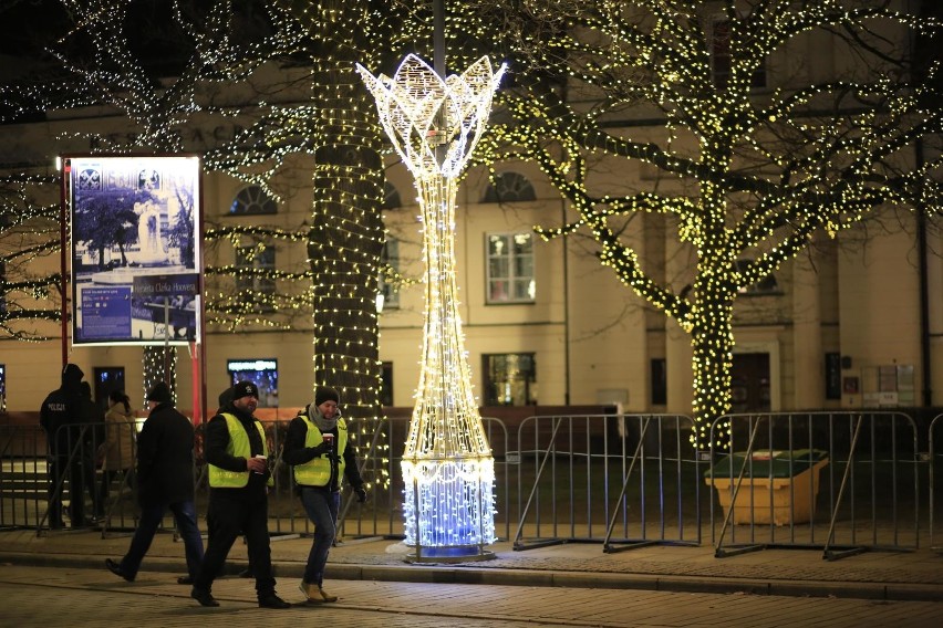 92. miesięcznica smoleńska i kontrdemonstracja Obywateli RP