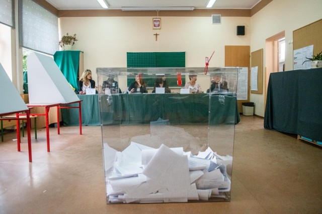 15 października Polacy zagłosują w wyborach do Sejmu i Senatu oraz w referendum ogólnokrajowym.