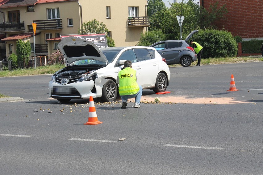 Zderzenie osobówki z motorowerem [Zdjęcia]