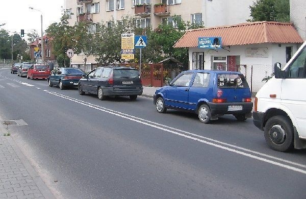 Korki na Lidzbarskiej, Podgórnej i 18  Stycznia to codzienność miejscowych  kierowców. Dlatego nie dziwi wyróżnienie  brodnickiego układu komunikacyjnego w  motoryzacyjnym czasopiśmie.