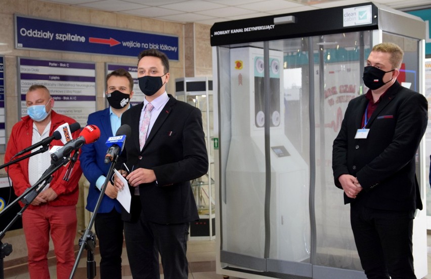 Nowoczesna kabina dezynfekcyjna dla szpitala w Starachowicach. Kupiło ją 217 osób