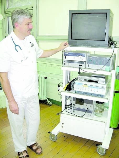 Robert Roczniak, dyrektor SP ZOZ w Ustrzykach Dolnych, ma nadzieję, że wkrótce szpital otrzyma zgodę na wykonywanie zabiegów chirurgicznych i ortopedycznych laparoskopem.
