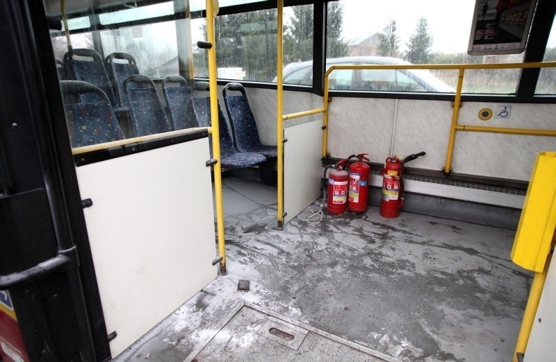 Pożar autobusu na Strykowskiej [aktual, zdjęcia]