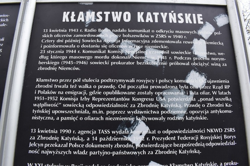 "Zbrodnia Katyńska" na Skwerze Żeromskiego w Kielcach. Interesująca wystawa dostępna do 19 maja