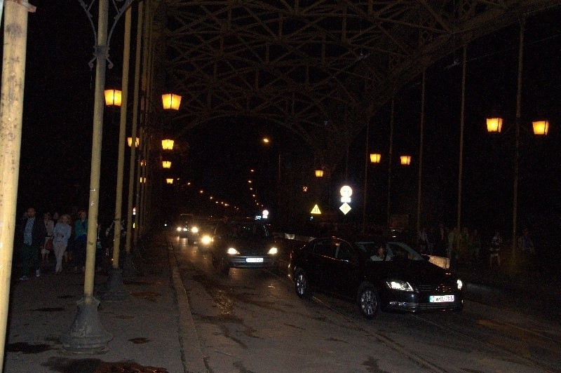 Nocny półmaraton sparaliżował miasto. Korki i zablokowane tramwaje (ZDJĘCIA)