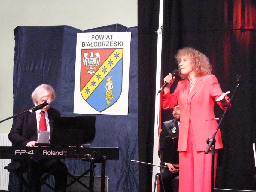 Alicja Majewska wystąpiła w Białobrzegach. To był koncert z okazji Dnia Matki. Zobacz zadjęcia
