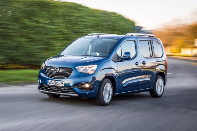 Opel Combo Life Silnik 1.2 Direct Injection Turbo o mocy 130 KM spełnia wymagania normy emisji Euro 6d i dołącza do dotychczasowej gamy benzynowych i wysokoprężnych jednostek napędowych.Fot. Opel