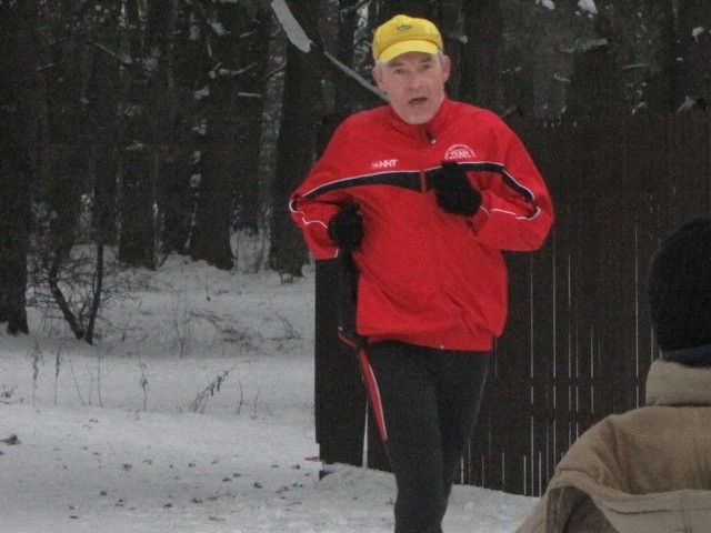 Organizatorem Grand Prix jest instruktor Małkińskiego Klubu Biegacza TEAM Andrzej Żach (na zdjęciu).