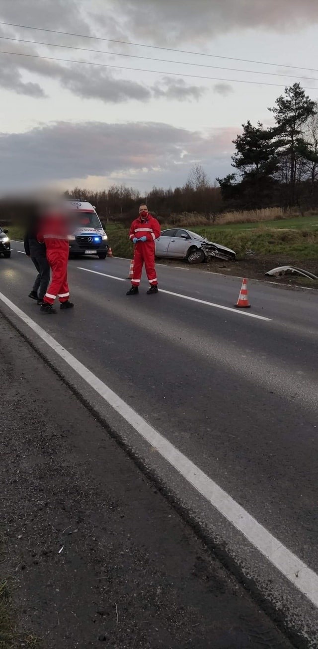 Rudawa. Wypadek na drodze krajowej z udziałem trzech samochodów. Ranna osoba i utrudnienia w ruchu