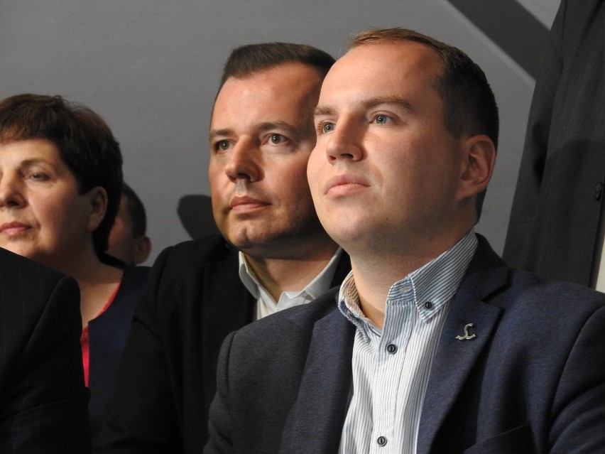 Przewodniczący PiS w radzie miasta Henryk Dębowski (z lewej)...