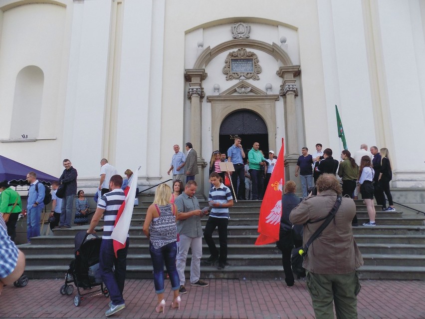 Msza odbyła się w kościele garnizonowym Ojców Karmelitów. Po...