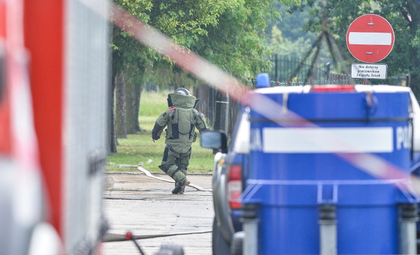 Pod samochodem kobiety znajdowała się niewielka ilość...