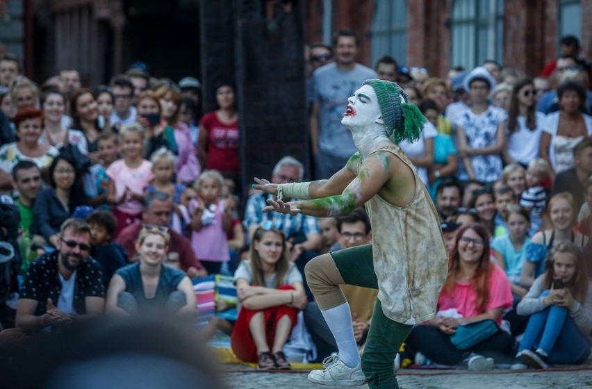 Międzynarodowy Festiwal Teatrów Plenerowych i Ulicznych FETA...