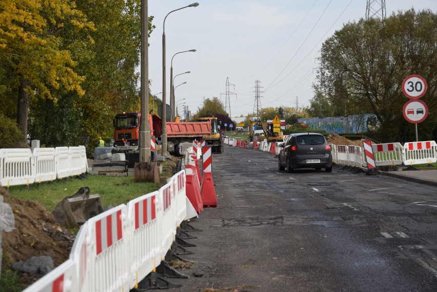 Przebudowa ul. Kombatantów ma potrwać do połowy listopada....