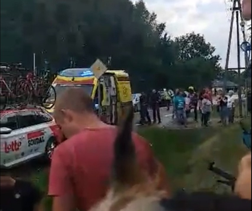 Śmiertelny wypadek na Tour de Pologne 2019. Bjorg Lambrecht zginął. Uderzył w betonowy przepust w Bełku. TDP 2019 jedzie