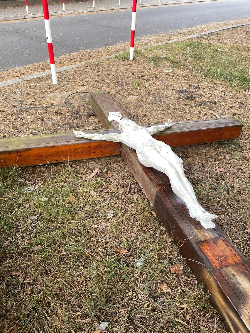 Znamy zarzuty prokuratury dla sprawcy profanacji w Zielonej Górze. Przyznał się, że akcję zaplanował